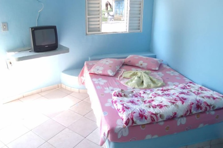 Room 7 of 32