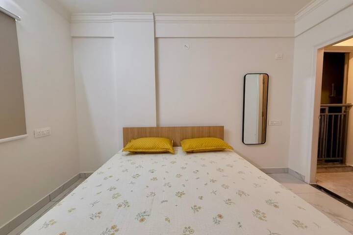 Room 2 of 4