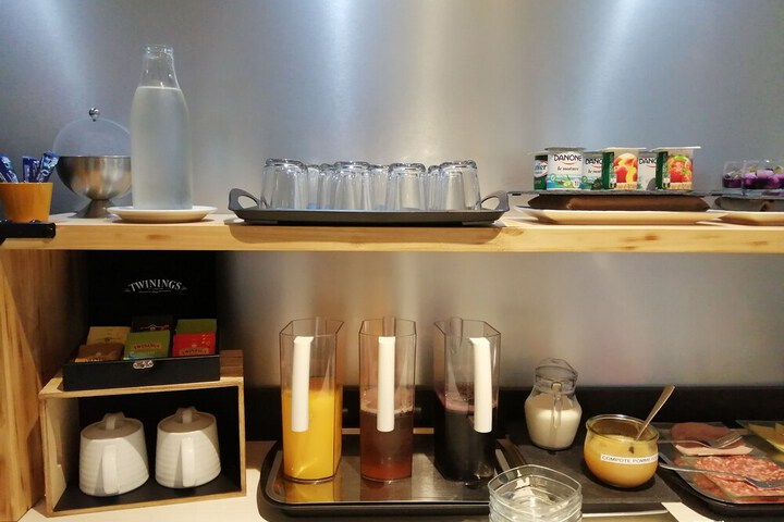 Breakfast/Coffee Service 28 of 33
