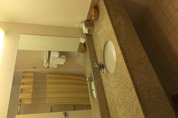 Room 12 of 16