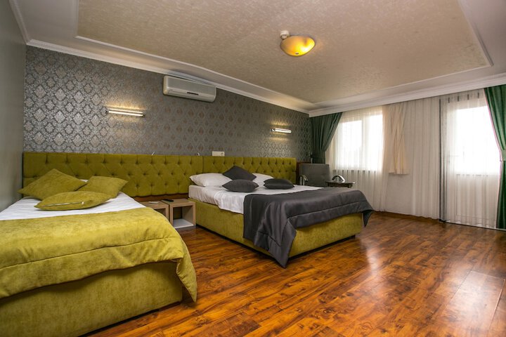 Room 8 of 84