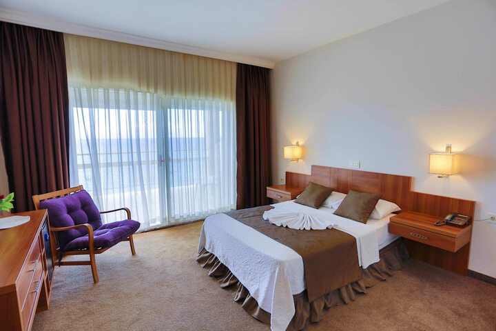 Room 4 of 97