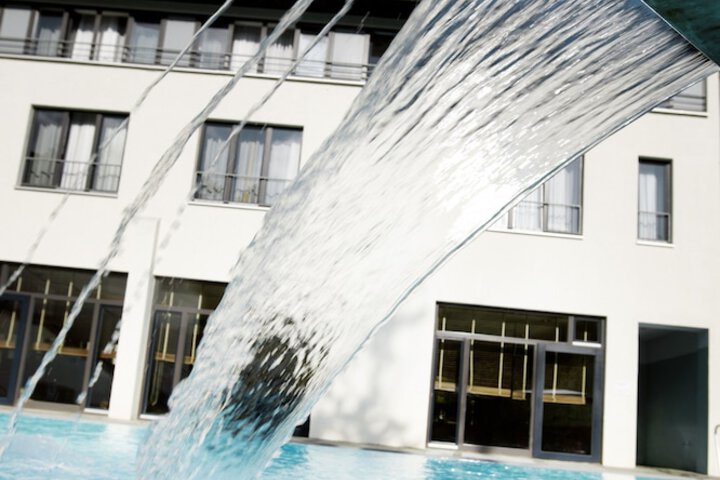 Hotel with Pool