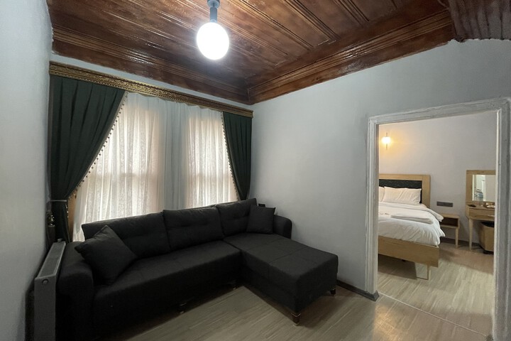 Room 46 of 100