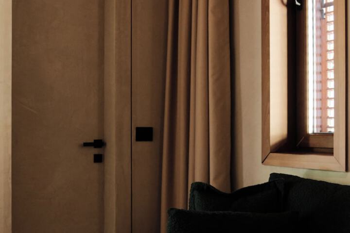 Room 28 of 93