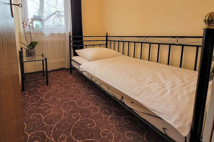 Room 22 of 80
