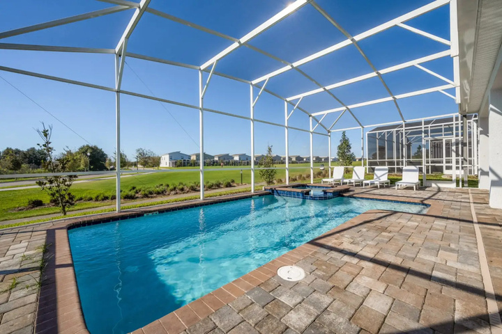 Pool 12 of 18
