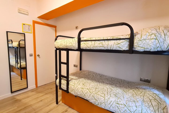 Room 4 of 34