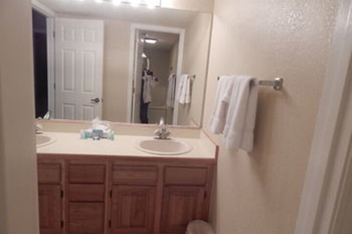 Room 34 of 139