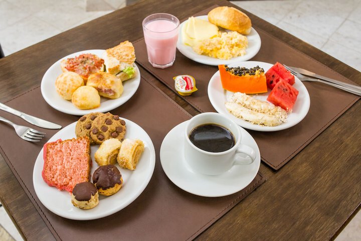 Breakfast/Coffee Service 31 of 34