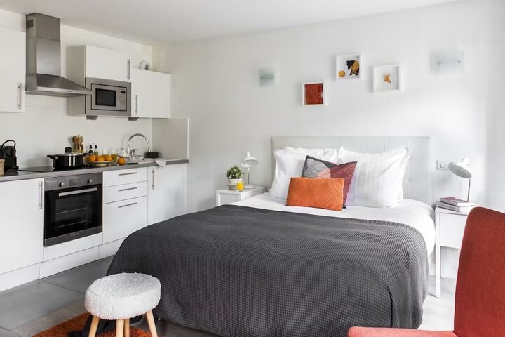 Room 8 of 26