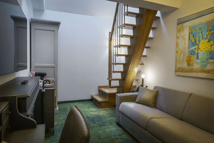 Room 31 of 61