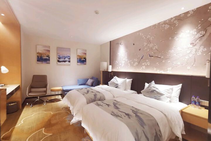 Room 14 of 73
