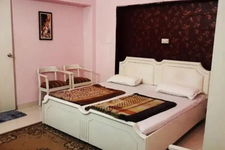 Room 9 of 13