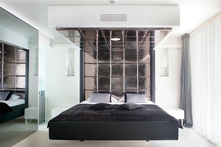 Room 18 of 86