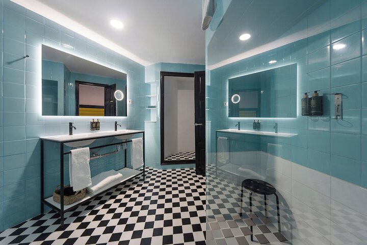 Room 16 of 31