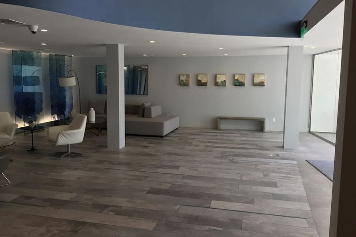 Room 2 of 27