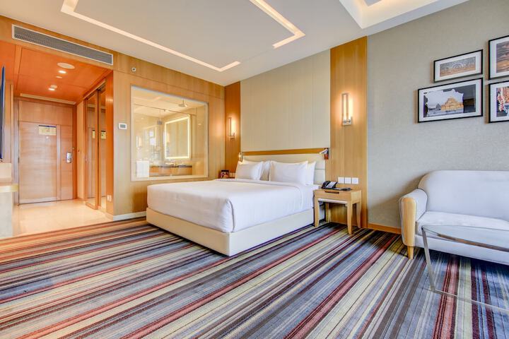 Room 10 of 140