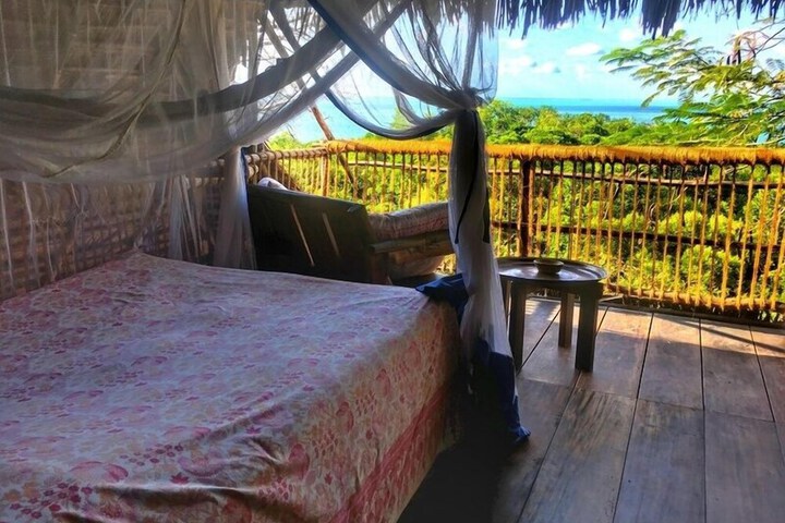 Room 4 of 144