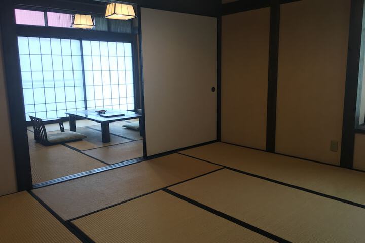 Room 19 of 64