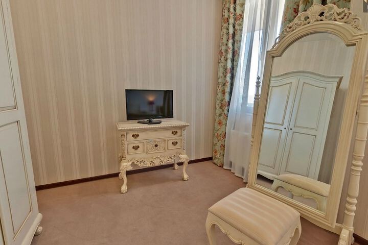 Room 40 of 69