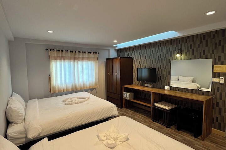 Room 21 of 36