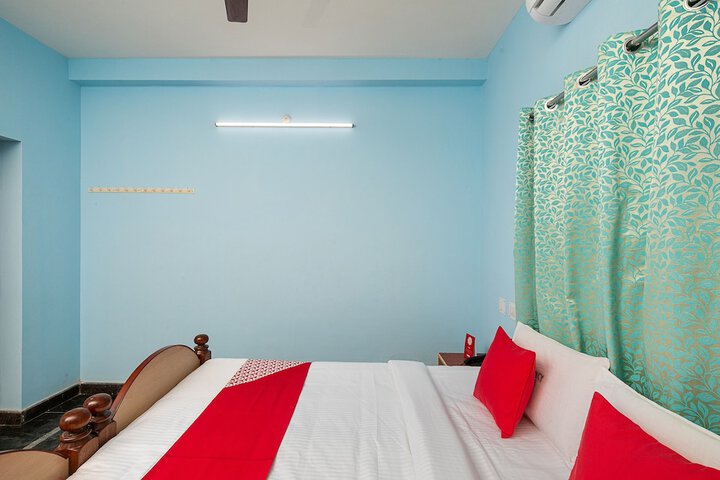 Room 6 of 15