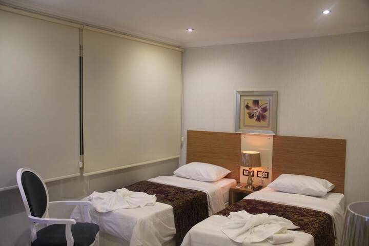 Room 13 of 37