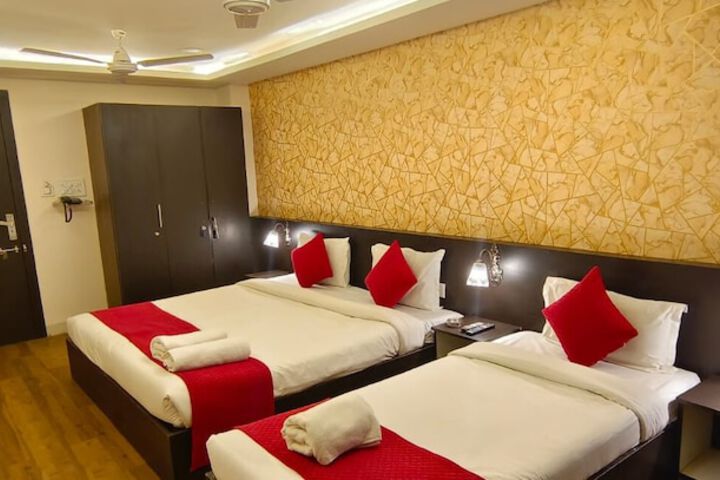 Room 13 of 26