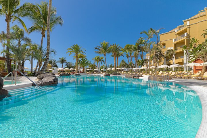 Pools & Facilities