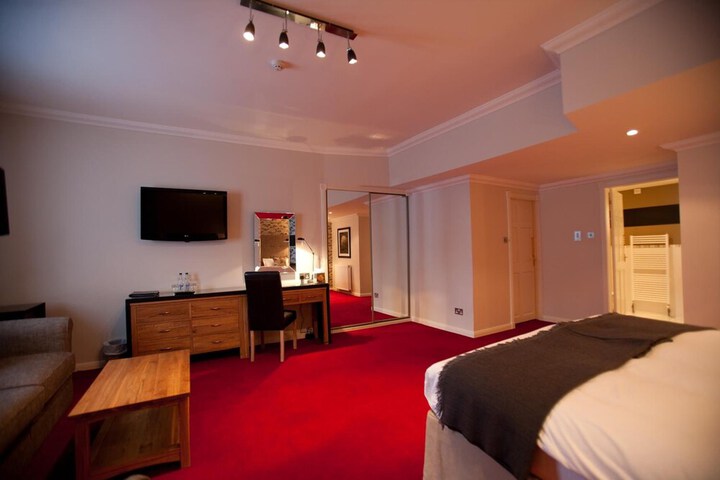 Room 15 of 42