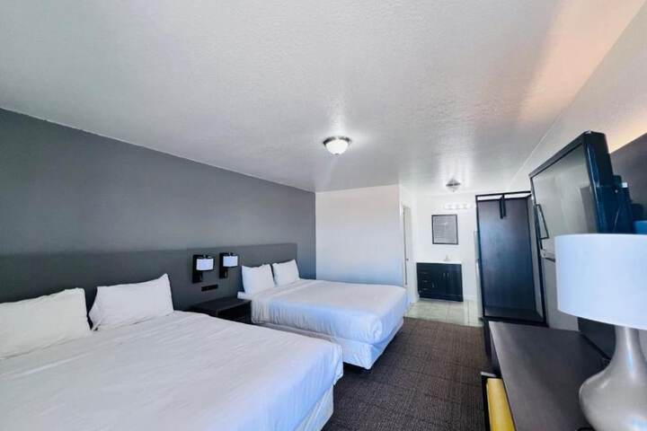 Room 11 of 27