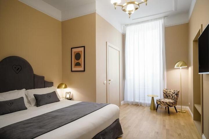 Room 12 of 30