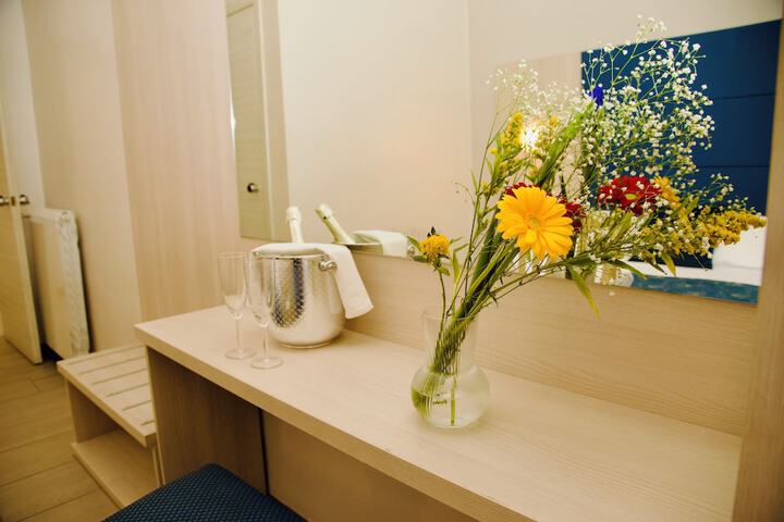 Room 44 of 65