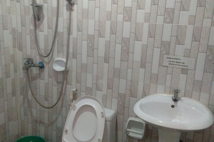 Room 1 of 7