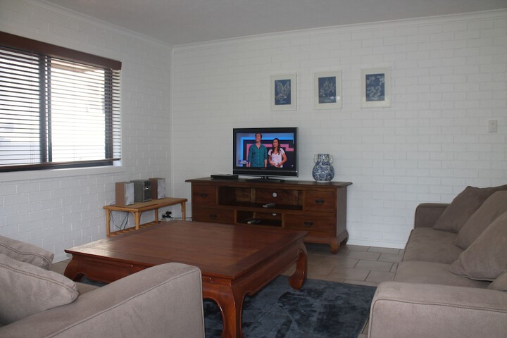 Room 5 of 230