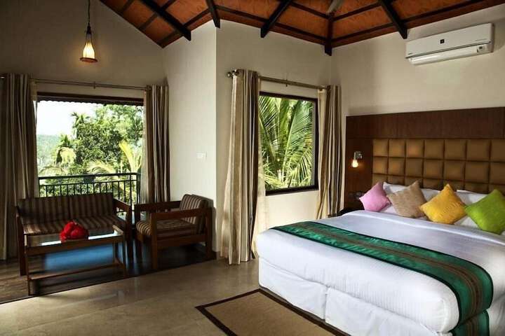 Room 2 of 10