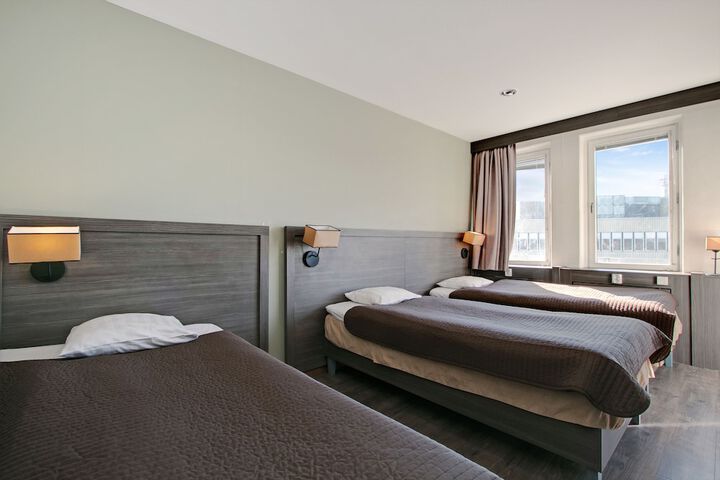 Room 12 of 41