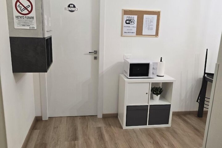 Room 7 of 13