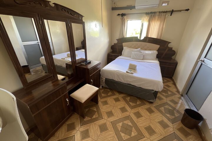 Room 7 of 62