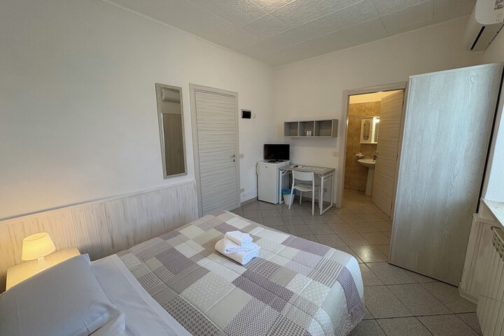 Room 10 of 62