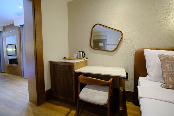 Room 22 of 83