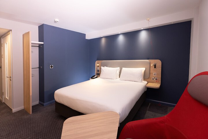 Room 19 of 61