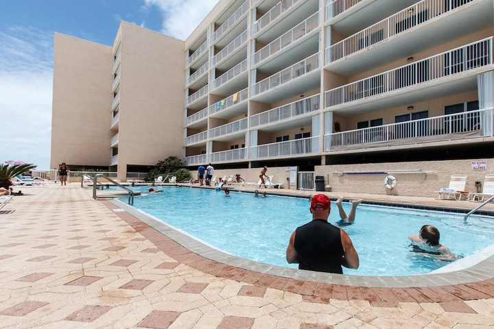 Pool 16 of 38