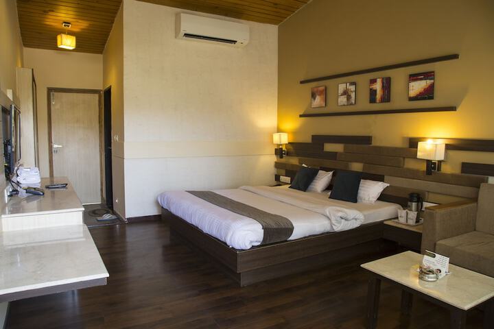 Room 12 of 51