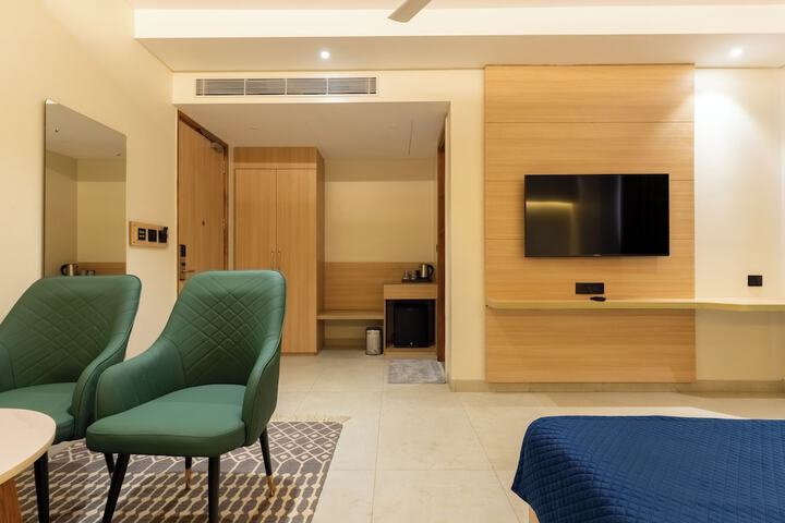 Room 7 of 37