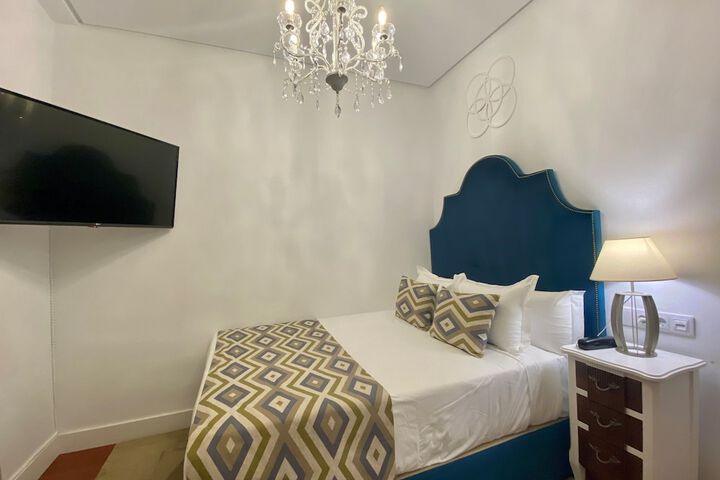 Room 22 of 48