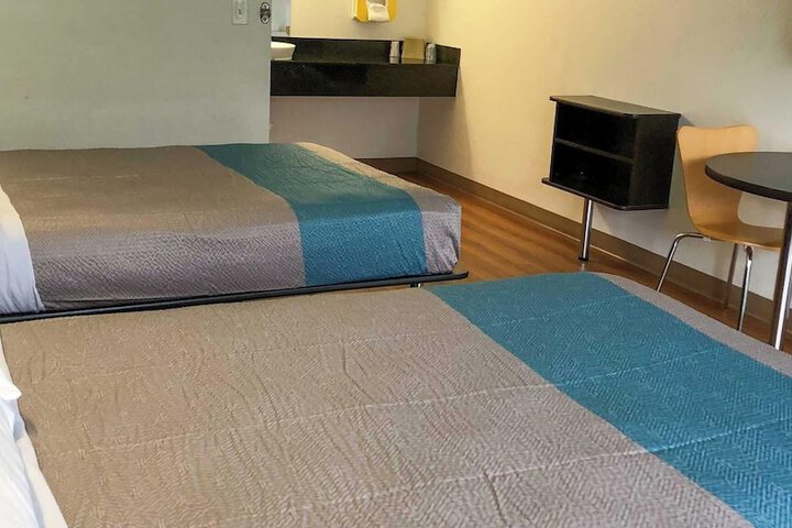 Room 18 of 29