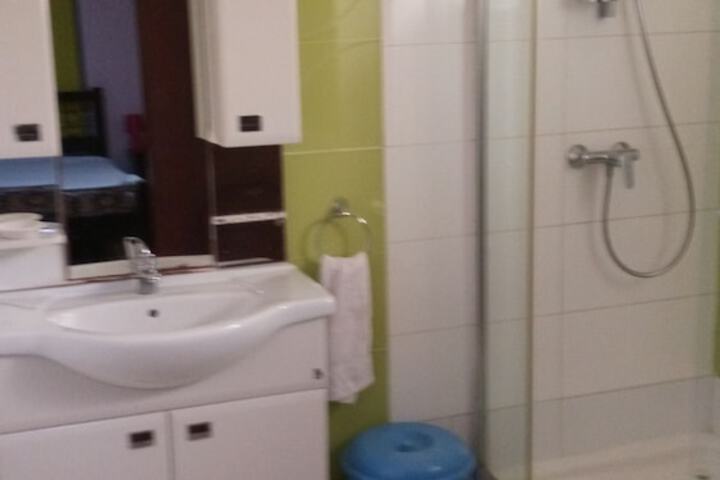 Room 6 of 6