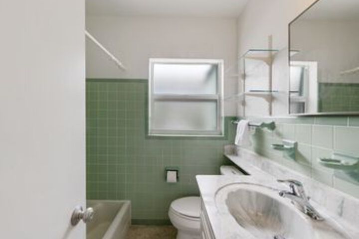 Room 4 of 60